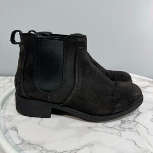 UGG Women’s Chukka Boots sz 8 Waterproof Suede Ankle #K218
